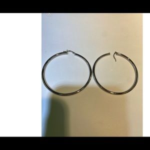 Sterling silver, rhodium coding, never tarnishes!